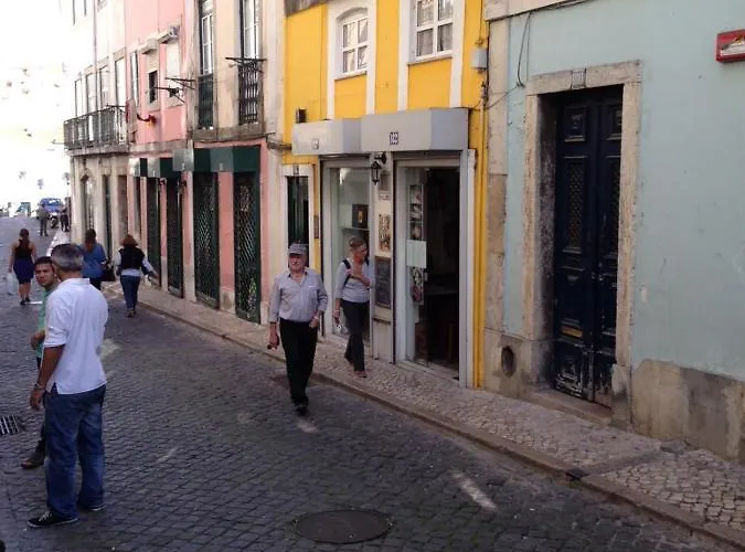 Alfama Heart For Two